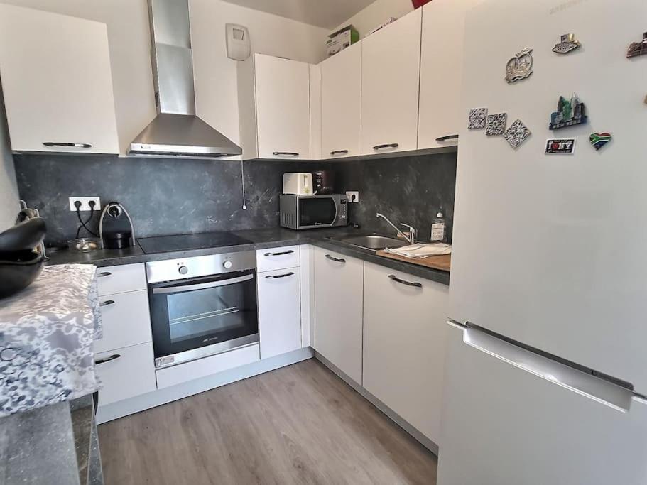 Superbe Appartement Avec 2 Balcons - Vue Sur La Cathedrale Environ 15 Min En Tram Straßburg Exterior foto