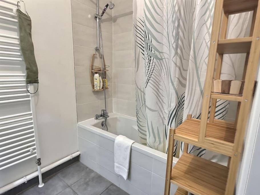 Superbe Appartement Avec 2 Balcons - Vue Sur La Cathedrale Environ 15 Min En Tram Straßburg Exterior foto